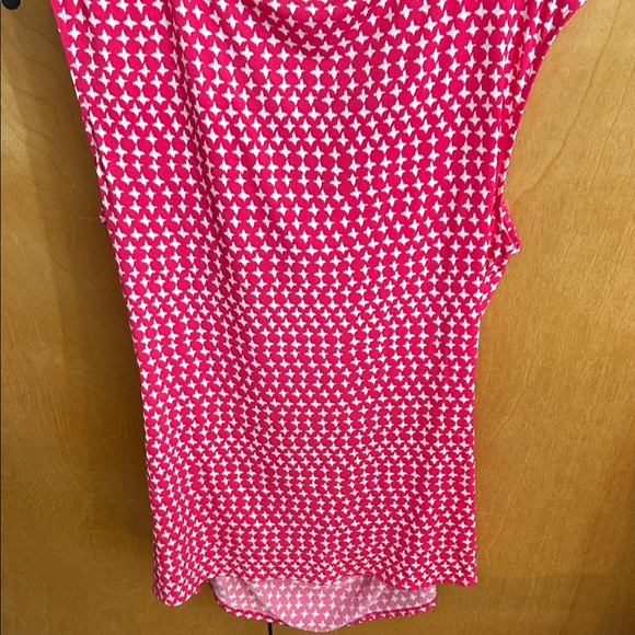 Nordstroms Sleeveless Cowl Neck Womens Top - Pink Star Pattern new $78 retail - Picture 4 of 4